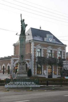 STATUE DE LA LIBERTE A CAMBRIN