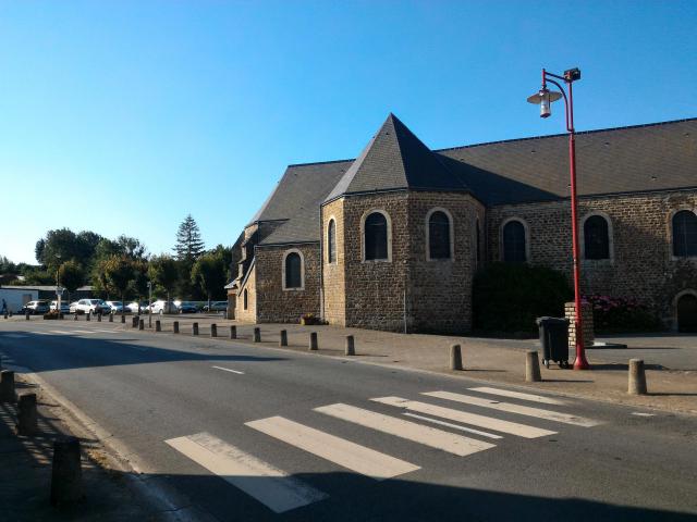 Place et église de Baincthun (Pas-de-Calais, France)