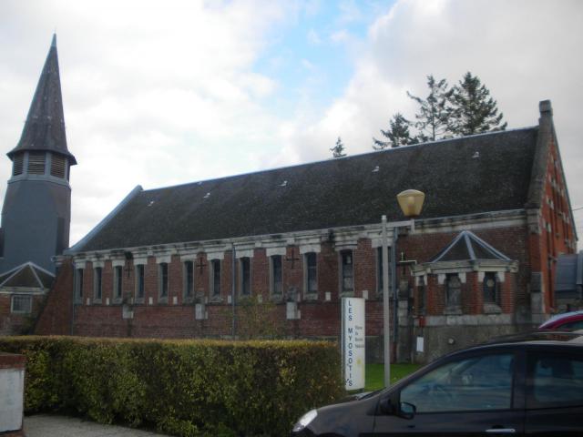 Vue de l'église de Maisnil-lès-Ruitz.