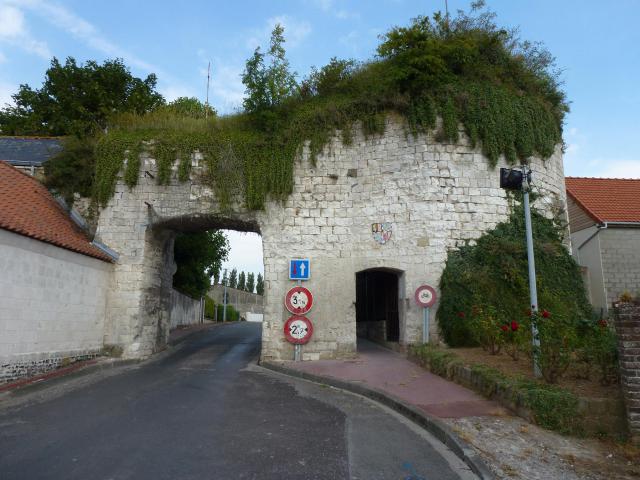 Tournehem-sur-la-Hem (Pas-de-Calais, Fr) reste des fortifications