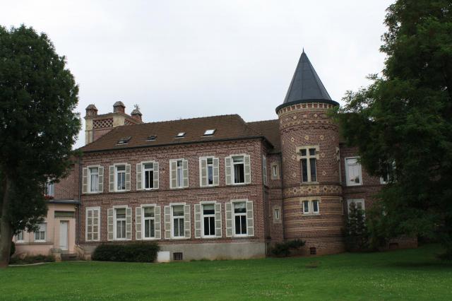 Chateau Blanche Maison de Leforest