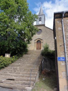 Houldizy (Ardennes) l'église et son escalier d'acces