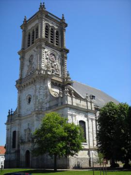 L'église Saint-Martin, à Carvin, Pas-de-Calais, fr:France.