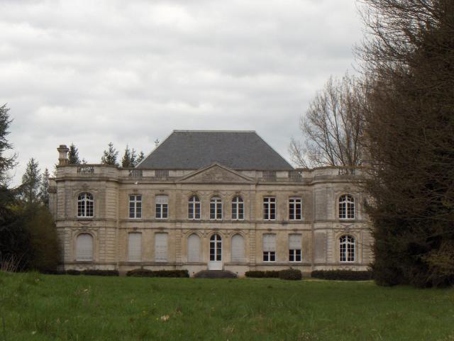 Clarques (France, dépt. Pas-de-Calais), château de 1775 (agrandi au XXe siècle).