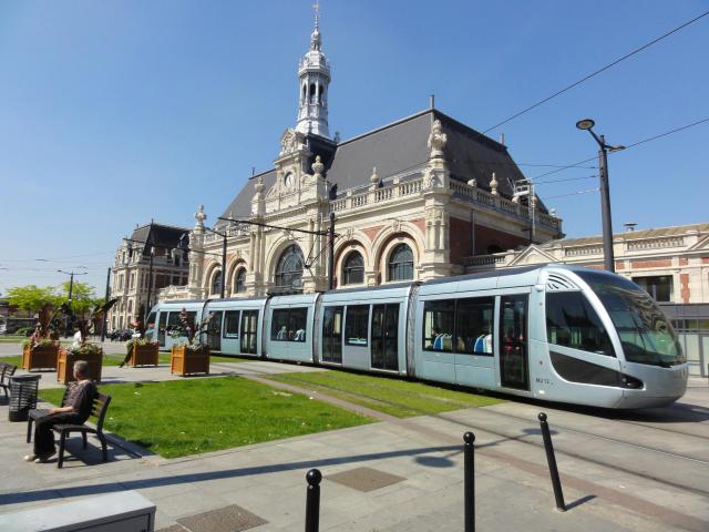 La ligne A du tramway de Valenciennes dessert les communes de Famars, Aulnoy-lez-Valenciennes, Marly, Valenciennes, Anzin, La Sentinelle…