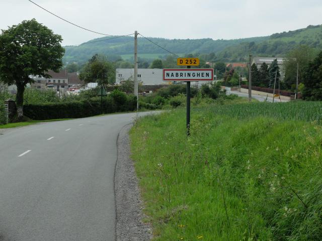 Vue d'une entrée de la commune de Nabringhen.