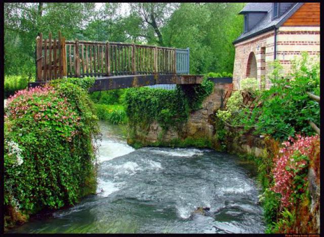 Thièvres, France