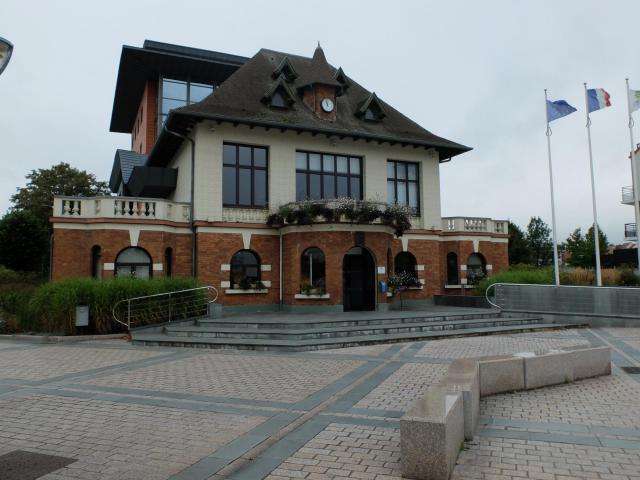 Vue de l'hôtel de ville de Saint-Laurent-Blangy.