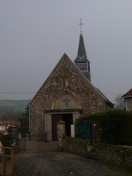 L'église Saint-Quentin d'Hervelinghen (Pas-de-Calais, France).