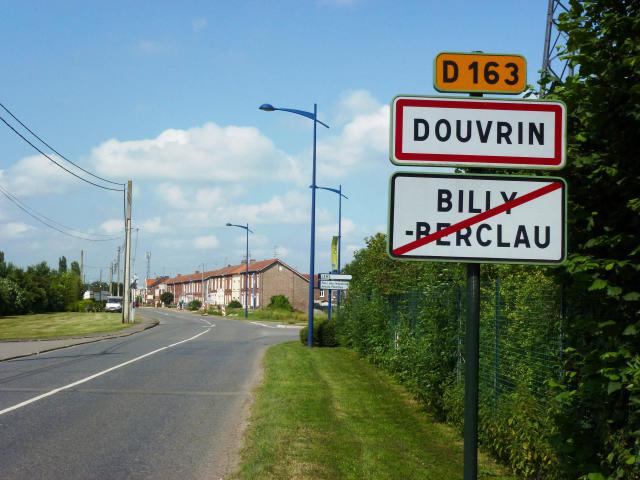 Douvrin (Pas-de-Calais, Fr) city limit sign