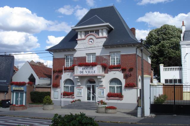 Photo prise par mes soins, il s'agit de la mairie d'Eleu-dit-Leauwette (62300, France).