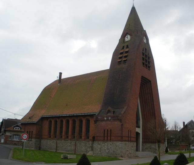 Vue de l'église Saint-Ambert de Sauchy-Lestrée.
