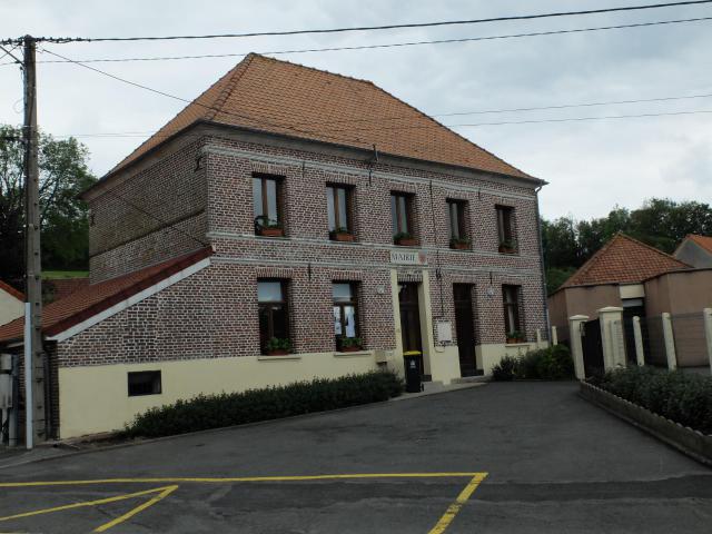 Vue de la mairie de Seninghem.