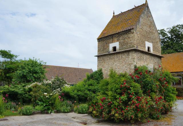 Pigeonnier de la Grand'Maison, Hameau de la Haute-Escalles.