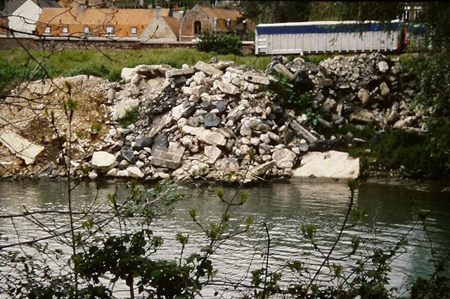 A l'après guerre, puis dans les années 1960 à 1990, l'urbanisation, le drainage et/ou comblement des zones humides et le labour ont…
