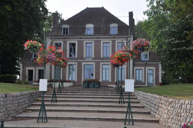 Mairie d'Allouagne, ancien manoir de la famille d'Alincourt