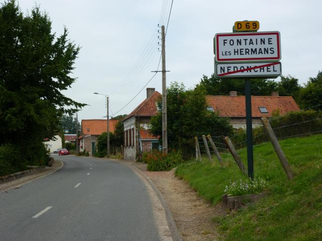 Fontaine-lès-Hermans (Pas-de-Calais, Fr) city limit sign