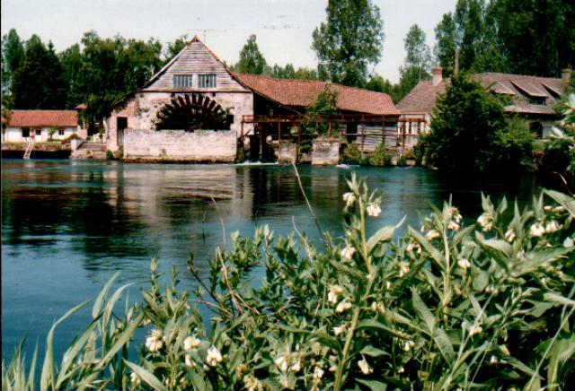 Le moulin de Maintenay au bord de l'Authie