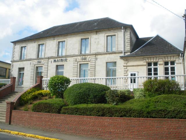 Vue de la mairie de Wanquetin.