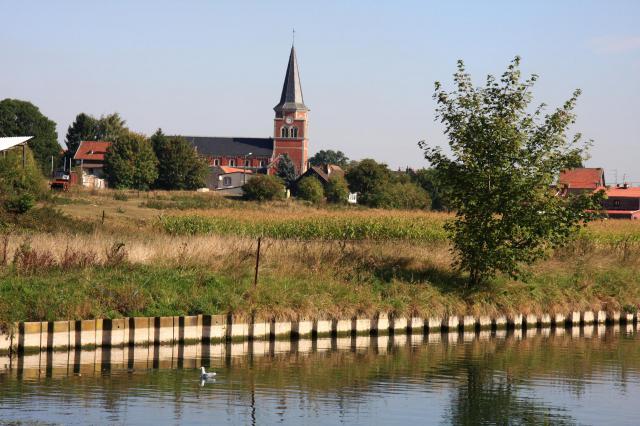 Le village de Rœux au bord de la Scarpe