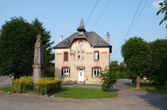 Sainte-Marie (Ardennes, France) , mairie & monument aux morts