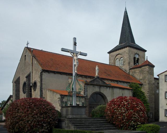 Église de l'ancienne commune de Cellule (Puy-de-Dôme) [10808 retouchée]