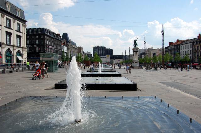 La Place de Jaude à Clermont-Ferrand