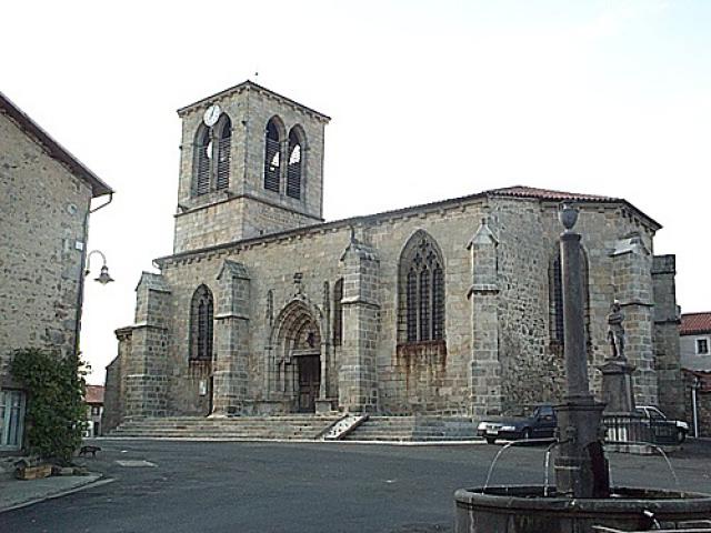 Saint Amant Roche Savine, l'église