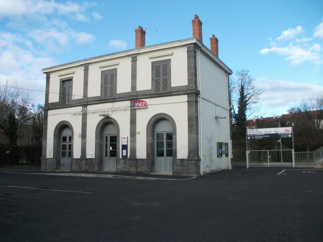 Bâtiment voyageurs de la gare du Cendre - Orcet