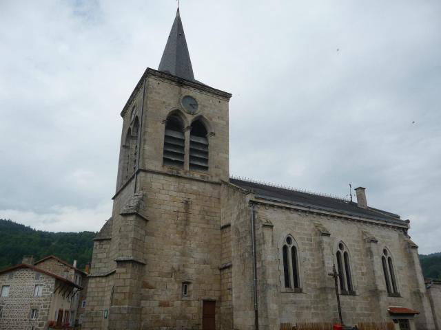 Vue de l'église de Valcivières.
