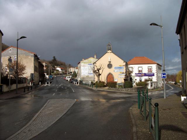 Carrefour entre les routes départementales 978 (Clermont-Ferrand) et 8 (Les Martres-de-Veyre) à Veyre-Monton, Puy-de-Dôme…