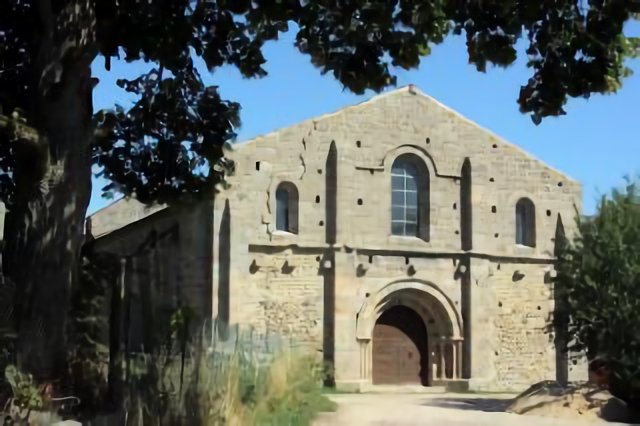 *Abbaye de Bellaigue: église, façade