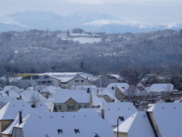 Un quartier pavillonnaire de Lescar sous la neige