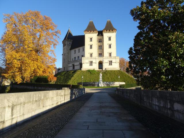 Le château de Pau vu depuis le jardin de la basse-plante
