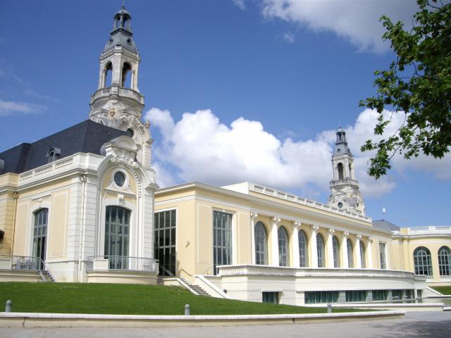 Le Palais Beaumont est, à Pau, à la fois un centre de congrès et un casino. Originellement dénommé Palais d'Hiver, il voit le jour à la…