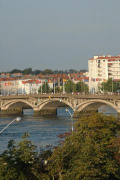 Bayonne, pont sur l'Adour. Photo prise le 03/08/06 par Harrieta171