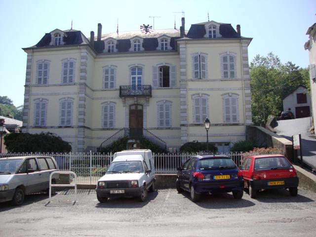 Tardets-Sorholus (Pyr-Atl, Fr) former town hall