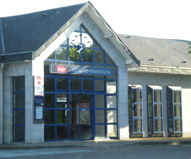 Vue de la façade de la Gare de Lannemezan