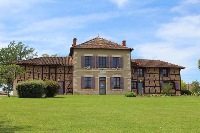 Mairie de Jayat.