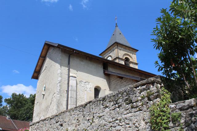 Église Saint-Pierre de Lavours.
