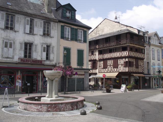 Place de Strasbourg (Bagnères-de-Bigorre, France)