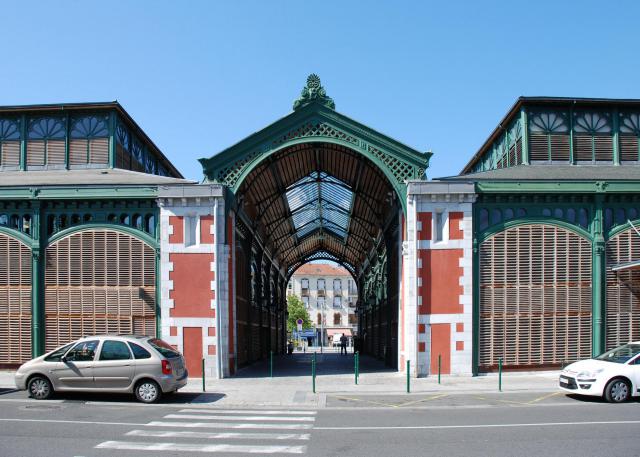 Porche sud des Halles de Lourdes, Hautes Pyrénées