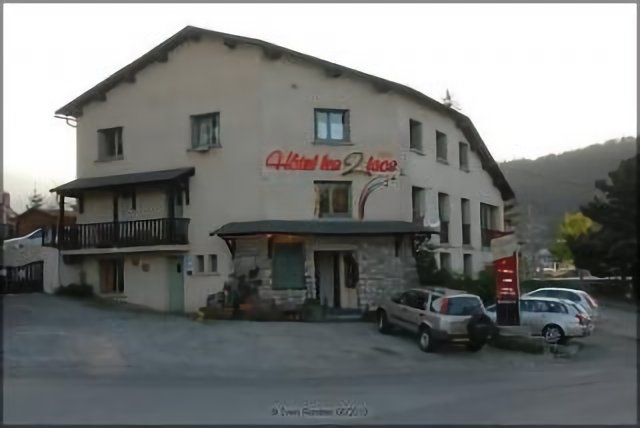 Hotel in Formigueres [ 2 ] (Bier wurde auf der Karte im Restaurant angepriesen, doch im Ausschank gab es leider keines !?)
