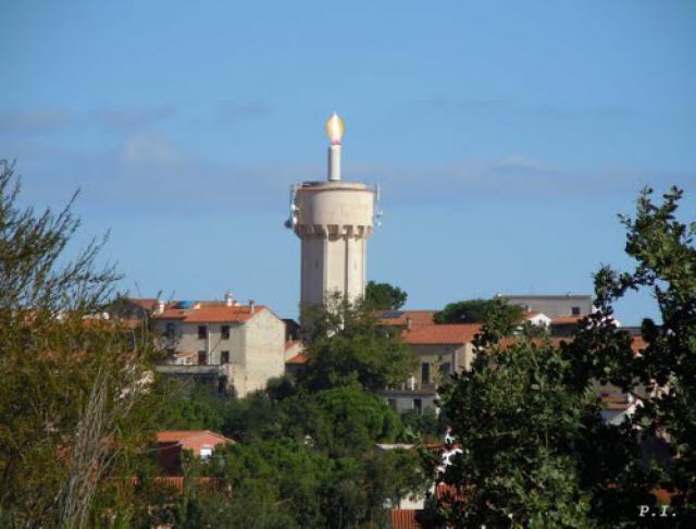Banyuls-dels-Aspres: le chateau d'eau.