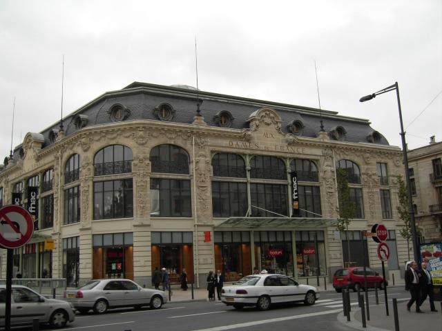 Edifice Aux Dames de France à Perpignan (France).