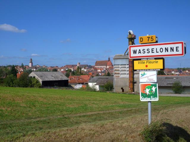 Wasselonne panneaux de signalisation ville fleurie et station verte 2011.