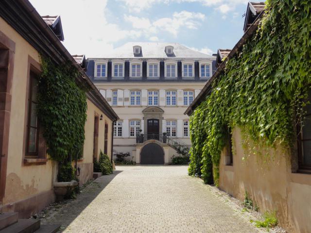 Alsace, Bas-Rhin, Dorlisheim, Château Hervé (XVIIIe-XIXe), 103-105 Grand'Rue (IA67011185).