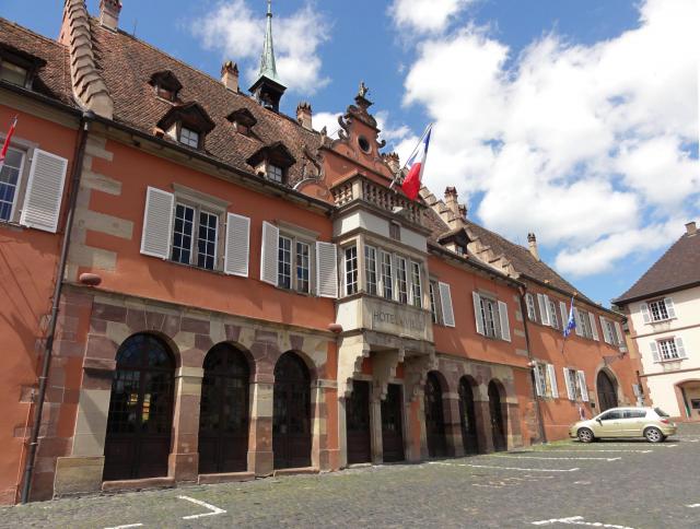Alsace, Bas-Rhin, Barr, Hôtel de ville, ancien château dit "Kleppernburg" ou "Wepfermannsburg" (1641), 1 place de l’Hôtel-de-Ville…