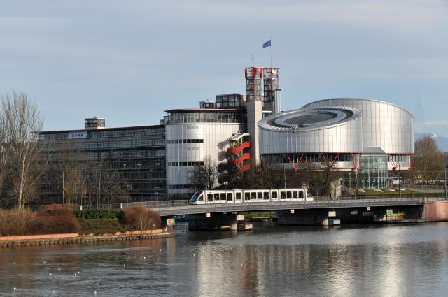Une autorisation pour utiliser ce fichier via la (les) licence(s) ci-dessous a été vérifiée et archivée dans le système OTRS ; elle est…