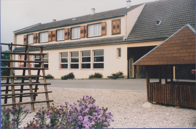 Cour d’école et espace de jeux pour enfants